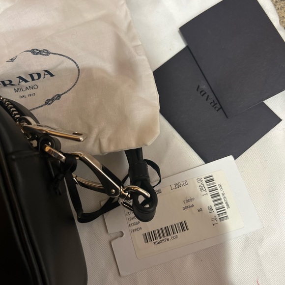 Authentic Prada Camera Bag With Flaws - Picture 4 of 5